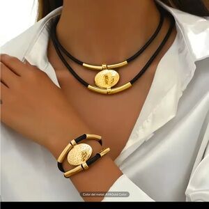 NEW Elegant Gold and Black Necklace Set